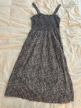 Universal Thread Navy and White Floral Smocked Midi Dress